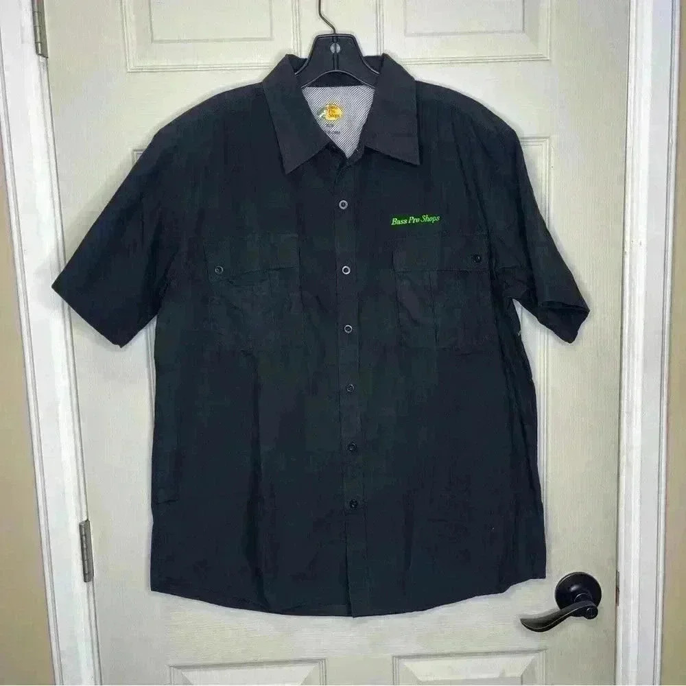 Bass Pro Shops Men’s Black Fishing Button Up Short Sleeve Sz M